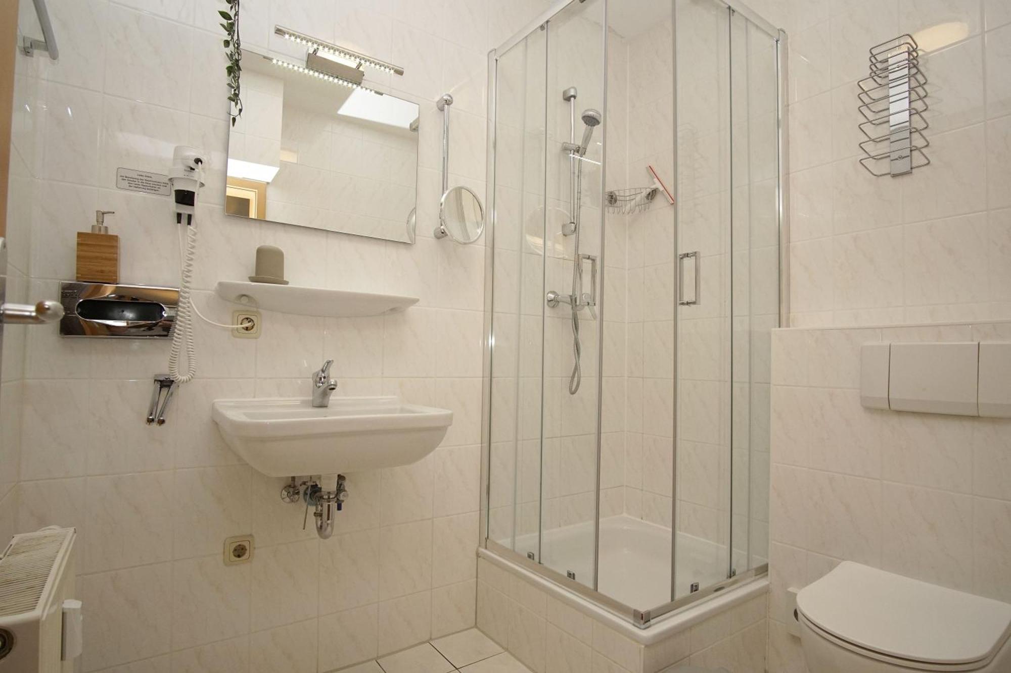 Die Ferienwohnung Ostseepanorama In Der Villa Joksch Lohme Buitenkant foto